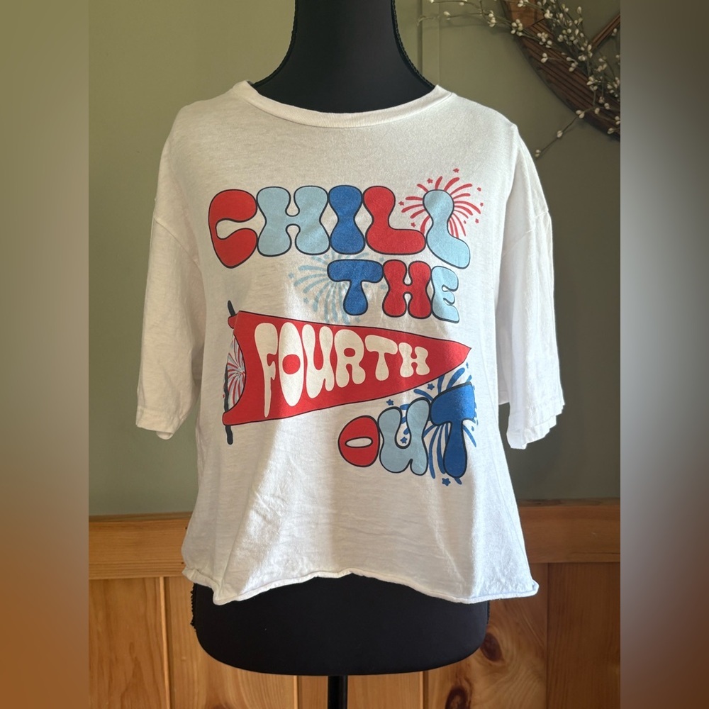 Persaya White Cotton Tee w/ Red and Blue "Chill the Fourth" Graphic size Large
